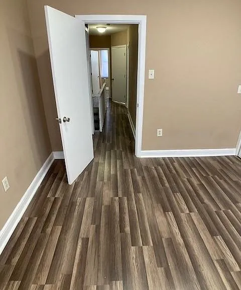 207 E Cambria St — Photo 55