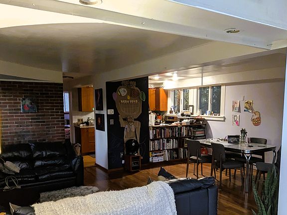 5th image of 39 Hillcrest Dr