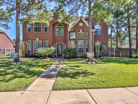 3rd image of 16018 Pebble Creek Trl
