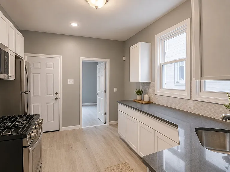 127 Brookwood St #1 — Photo 3