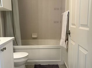 339 Rathburn Rd W #512, Mississauga, ON L5B 0K6