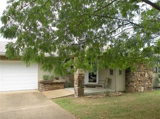 18 Buckskin Ln, Holiday Island, AR 72631