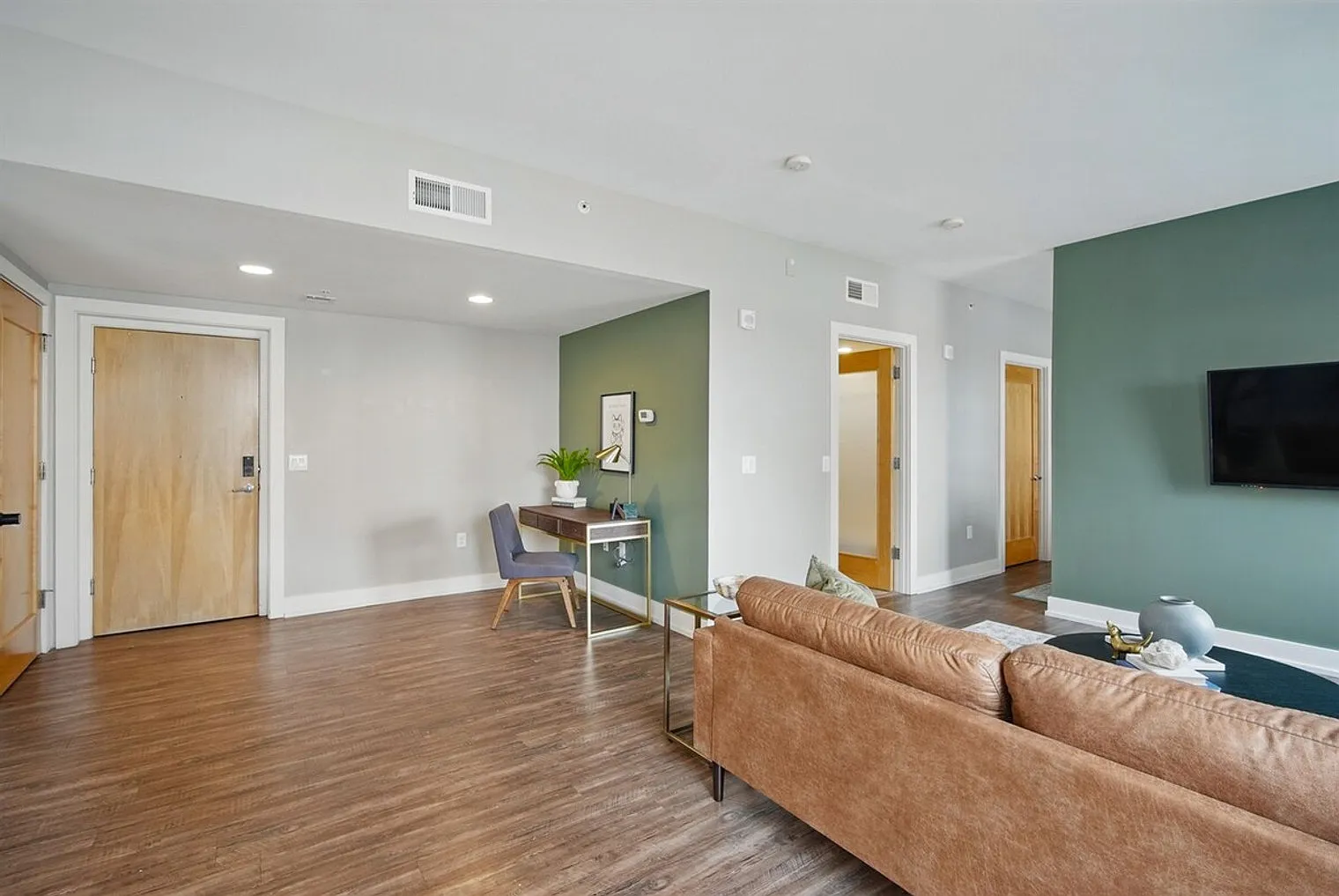 1 bed, 1.0 bath, $5,881 — Photo 3