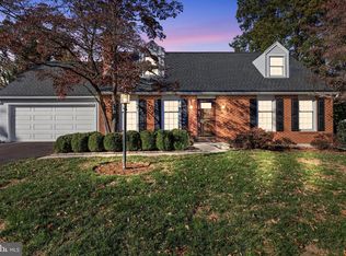 52 Fairway Dr, Camp Hill, PA 17011