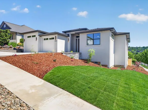 4302 Vista Pointe Dr, Medford, OR 97504