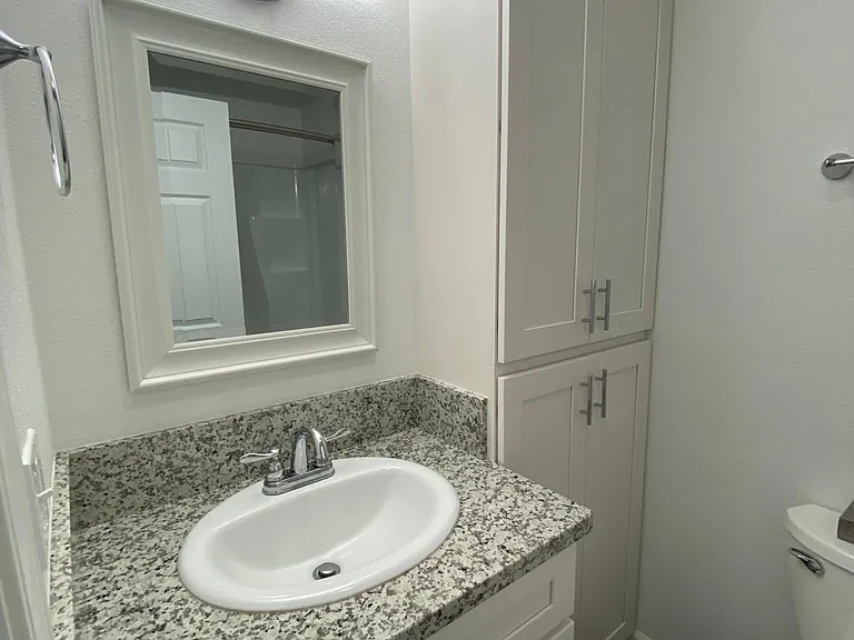 842 Phoenix St NE — Photo 19