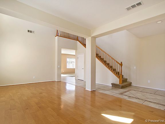 4th image of 1847 Ibsen Cir