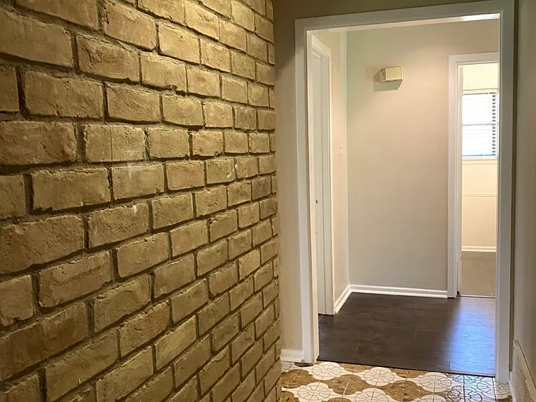 3417 Glenmont Dr — Photo 2