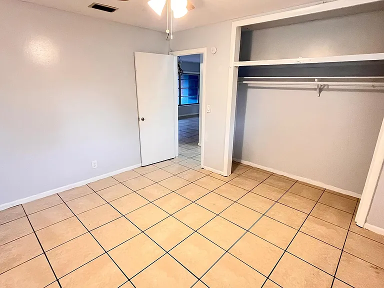 919 S G St — Photo 11