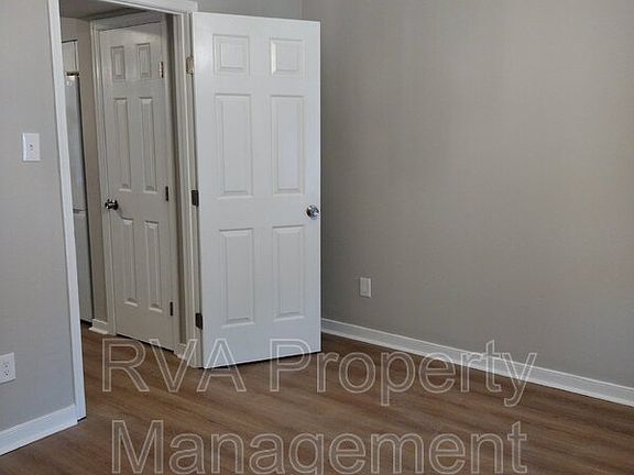 3rd image of 3902 Birdbrook Dr S