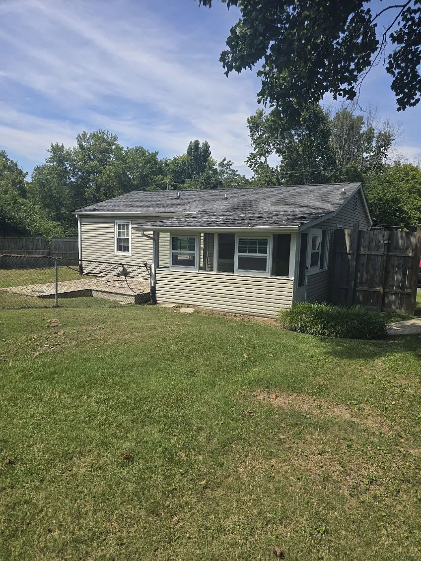 2 bed, 864 sqft, $1,250 — Photo 2
