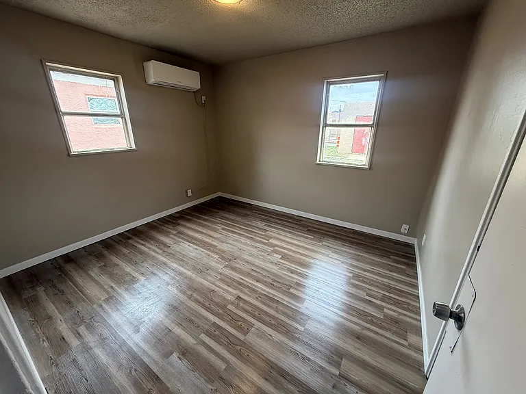 1510 W Yucca Ave #B — Photo 4