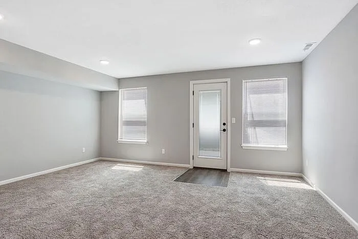 9324 N Main St — Photo 15