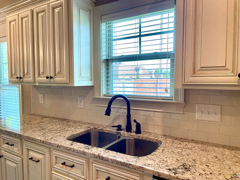 104 Kloe Ct — Photo 14