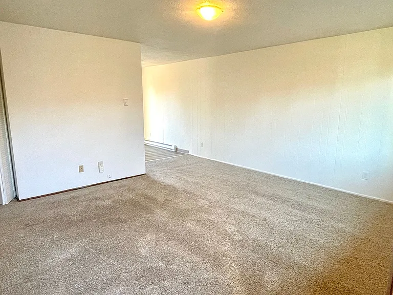 9004-9018 NE Oregon St — Photo 3