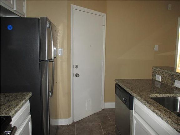 4th image of 201 Rosewood Ln