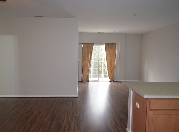 3rd image of 10 N Lake St #P29