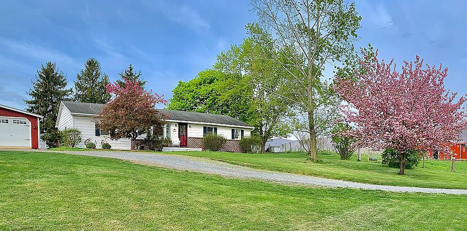 2nd image of 660 Hilltop Rd