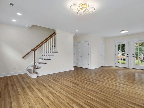 4th image of 1705 Anita St