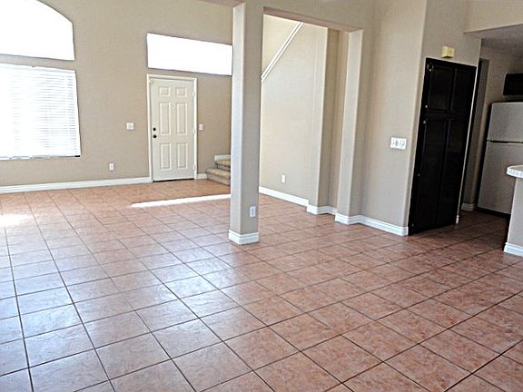 5th image of 2810 Seasons Ave