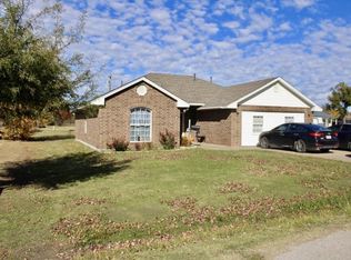 820 W 8th St, Newkirk, OK 74647