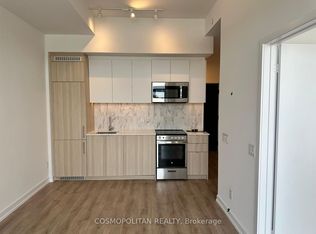 500 Dupont St #708, Toronto, ON M6G 1Y7