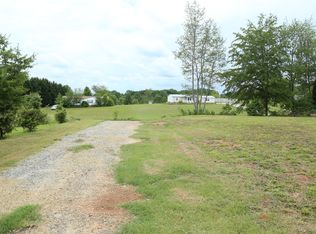 585 Wilkins Rd, Campobello, SC 29322