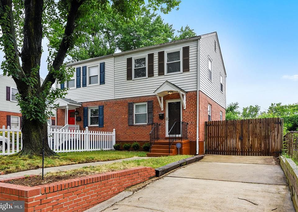 1st image of 2222 Arlington Ter