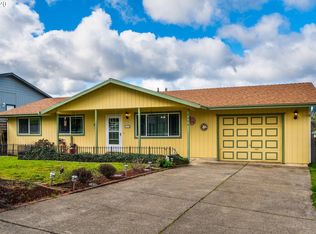 2246 Circle Dr, Roseburg, OR