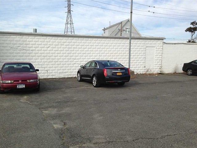 2nd image of 659 Merrick Rd