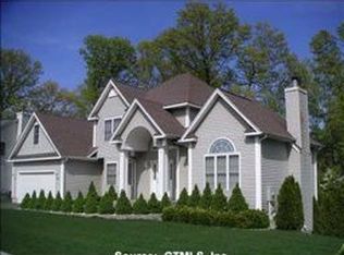 6 Adams Way, Plainville, CT 06062