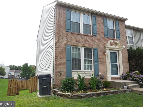 2nd image of 12881 Effingham Ct