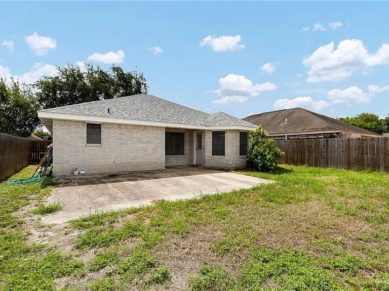 3247 Campanario Cir — Photo 13