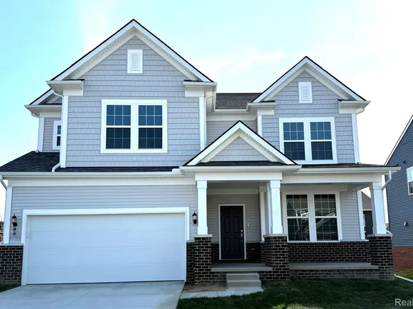 831 Kuss Dr, Saline, MI 48176