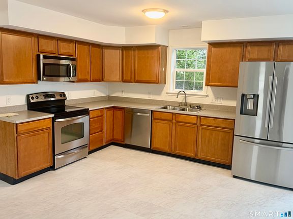 5th image of 17 Sterling Ridge Lane #17