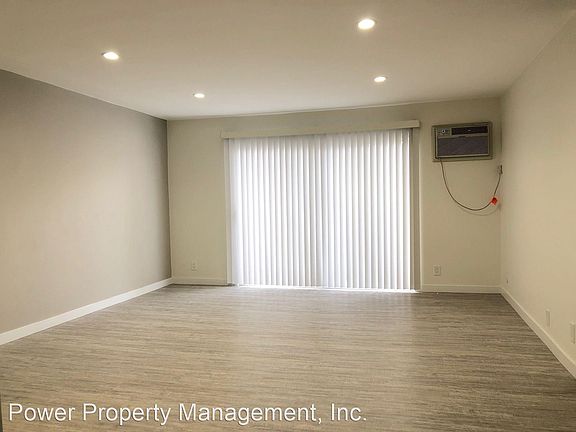 2nd image of 11930 Kling St APT 16