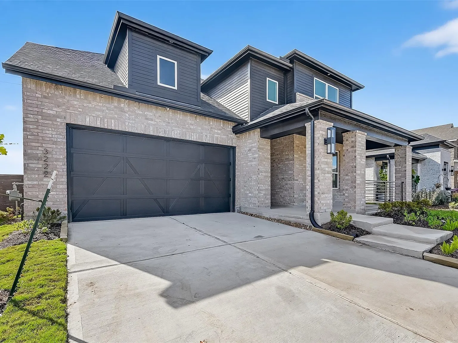 5 bed, 4.5 bath, 2848 sqft, $3,575 — Photo 2