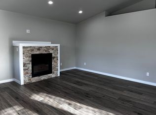 207 S Razor Clam Dr SW, Ocean Shores, WA 98569