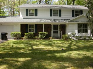 33 Pine Knoll Dr, Rochester, NY 14624