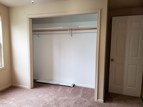 5th image of 19 Ahearn Dr