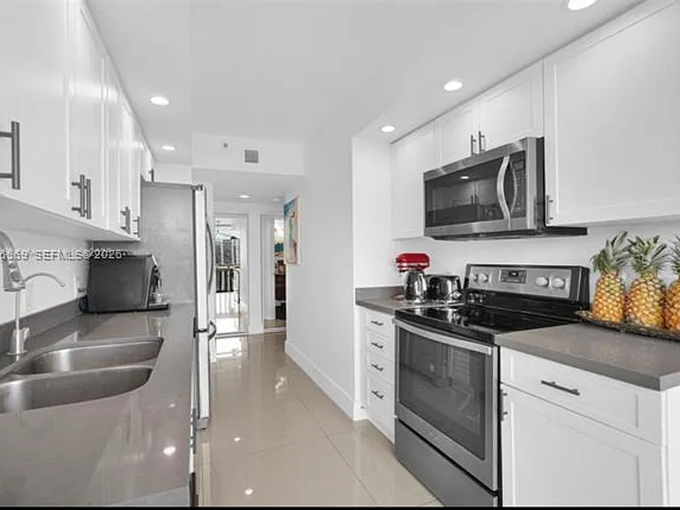 1000 W Island Blvd #2508 — Photo 38