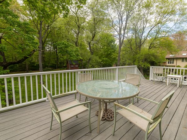 75 Jonathan Dr, Vernon, CT 06066