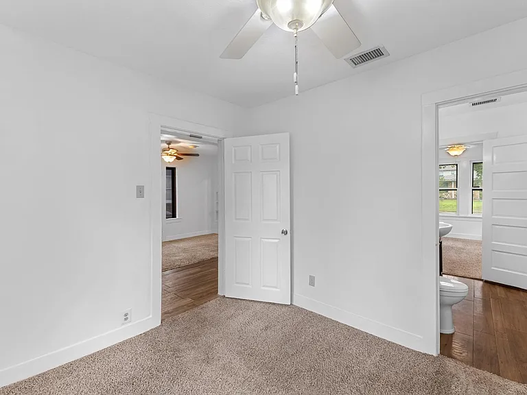 512 Gale St — Photo 17