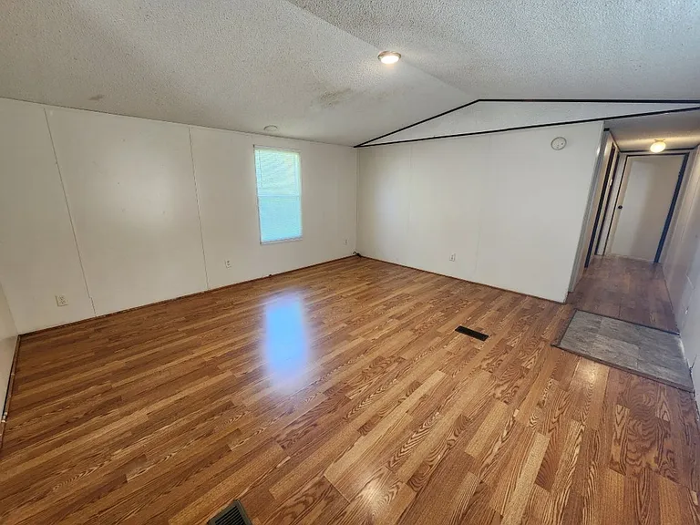 15 Wilma Ln — Photo 4