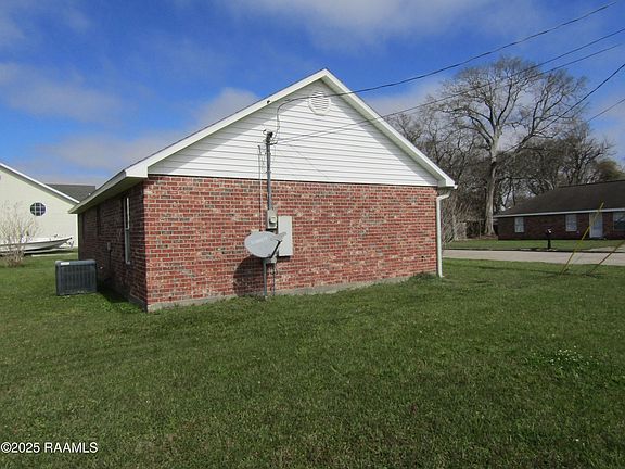 4th image of 301 Santiago Dr