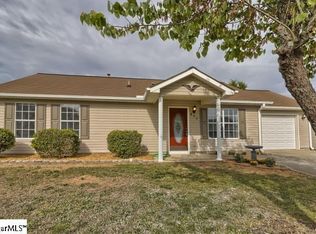 400 Country Gardens Dr, Fountain Inn, SC 29644