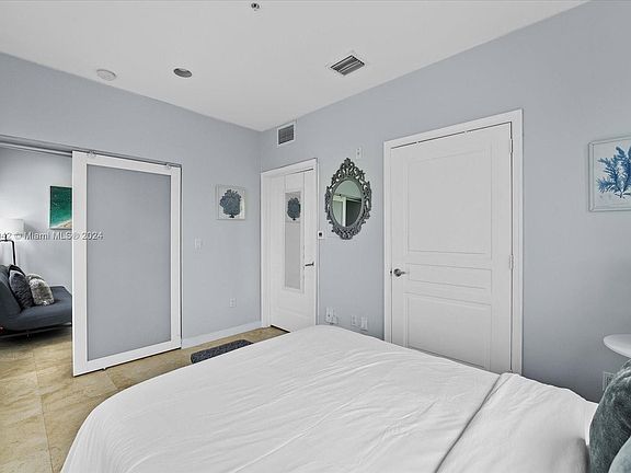 4th image of 334 Euclid Ave APT 304