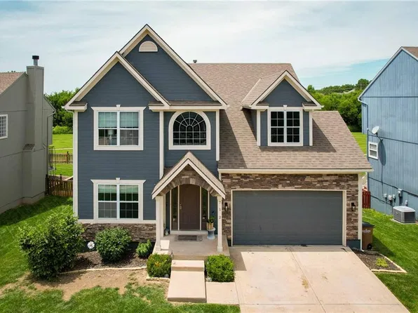 712 S Adams St, Raymore, MO 64083