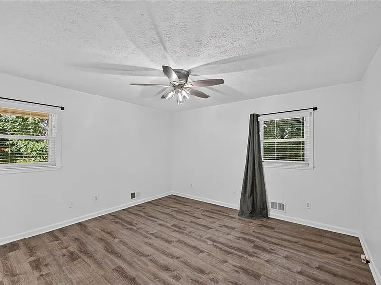1714 S Johnson Ferry Rd NE — Photo 25