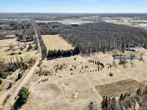 6951 Fish Lake Rd, Holly, MI 48442
